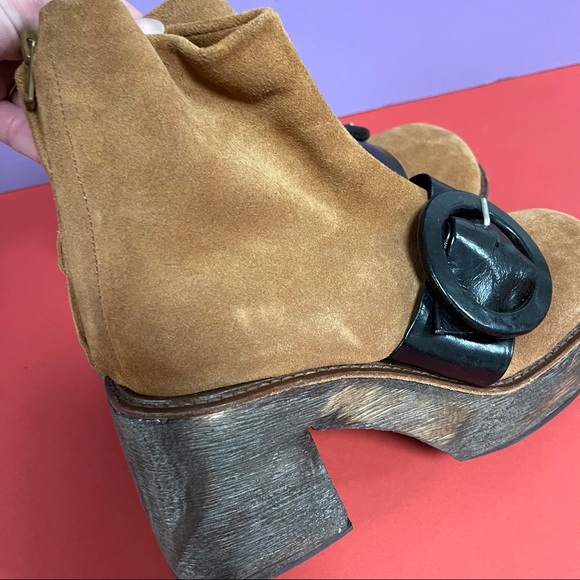 SOLD Vintage platform boots - Picture 4 of 9